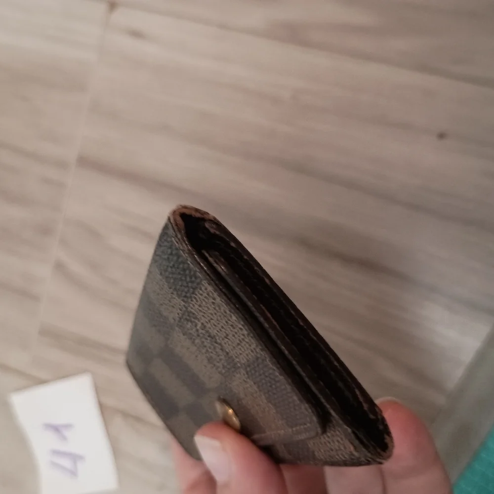 Authentic Louis Vuitton 4 Ring Key Holder Damier Ebene